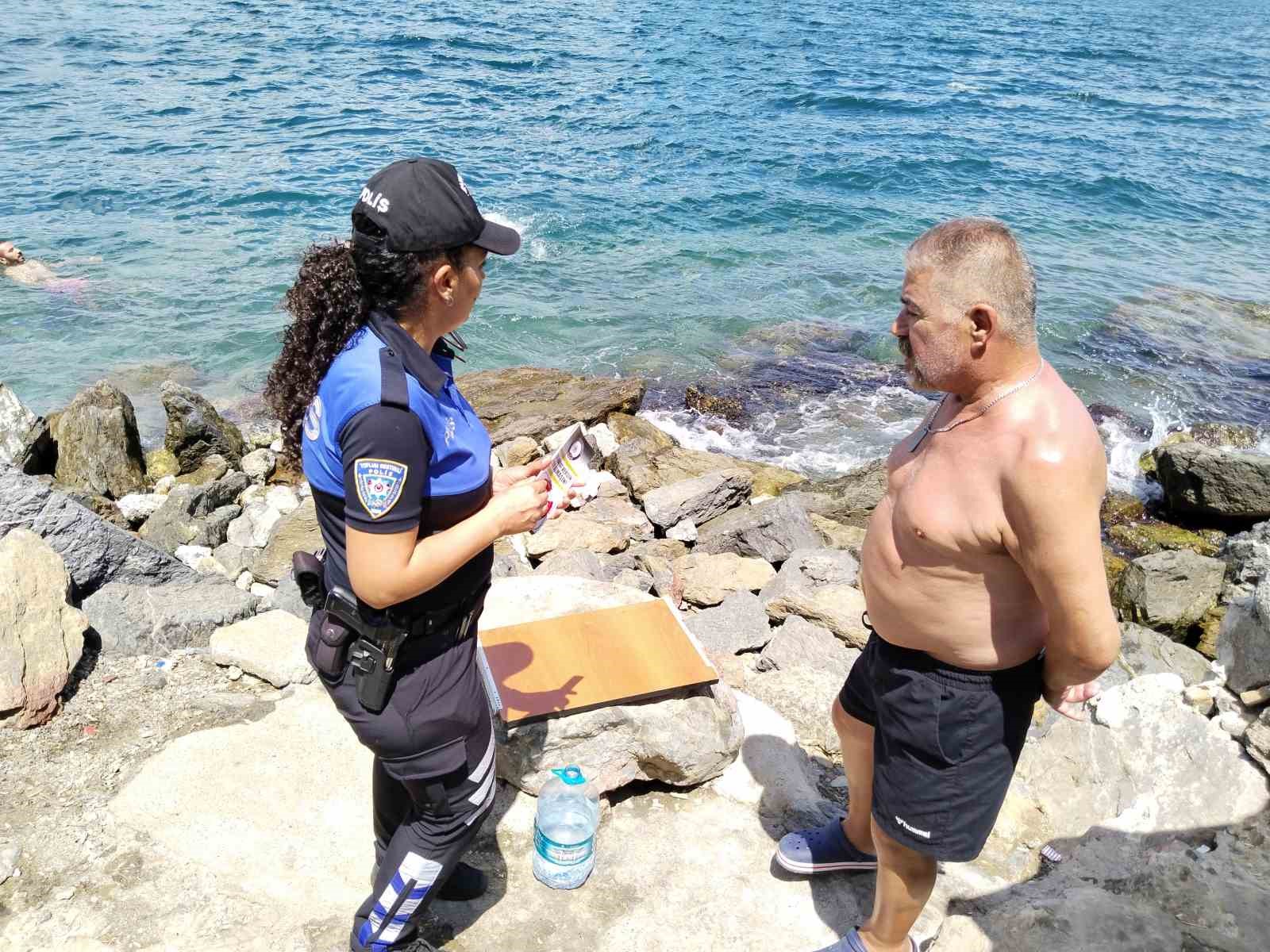 Beykoz Anadolu Kavağı sahilinde polisten boğulmalara karşı uyarı
