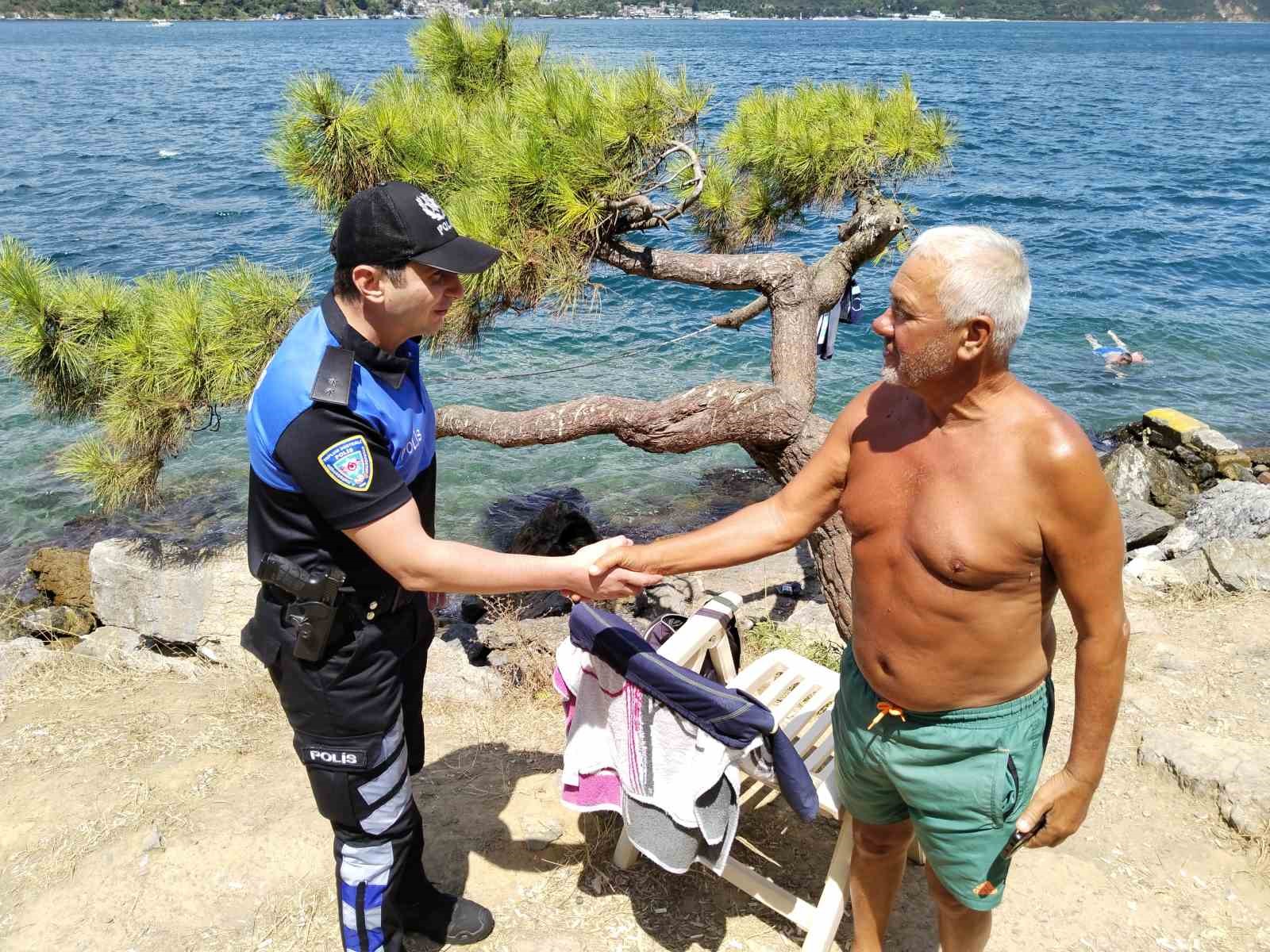 Beykoz Anadolu Kavağı sahilinde polisten boğulmalara karşı uyarı
