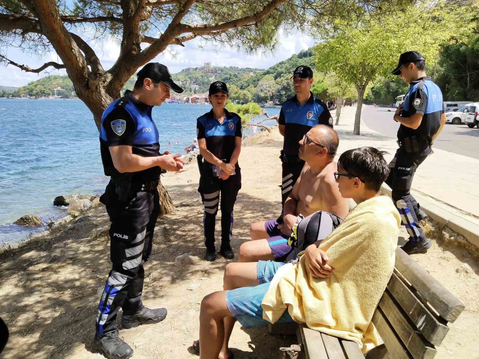 Beykoz Anadolu Kavağı sahilinde polisten boğulmalara karşı uyarı
