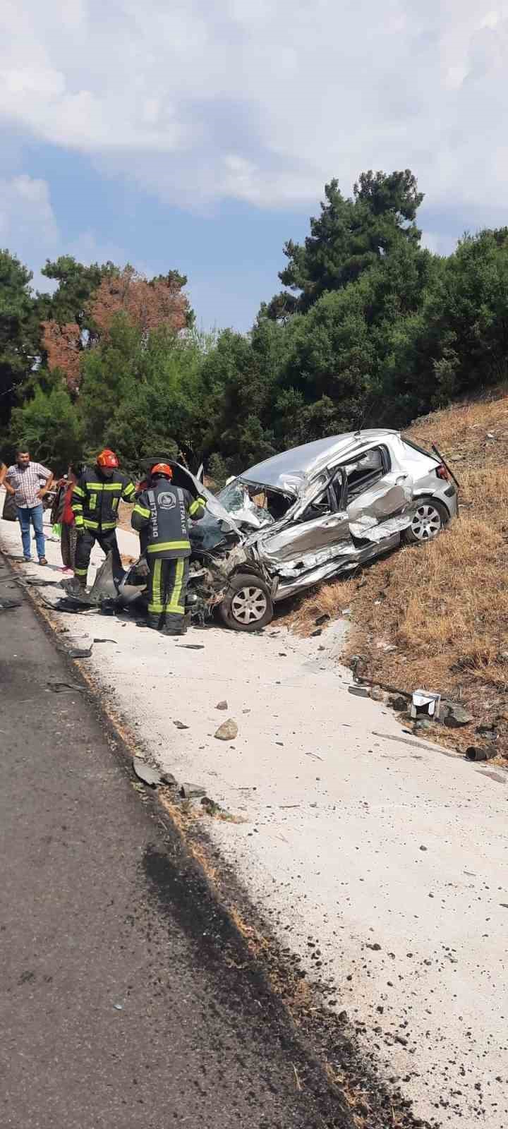 Kontrolden çıkan otomobil şarampole yuvarladı: 3 yaralı
