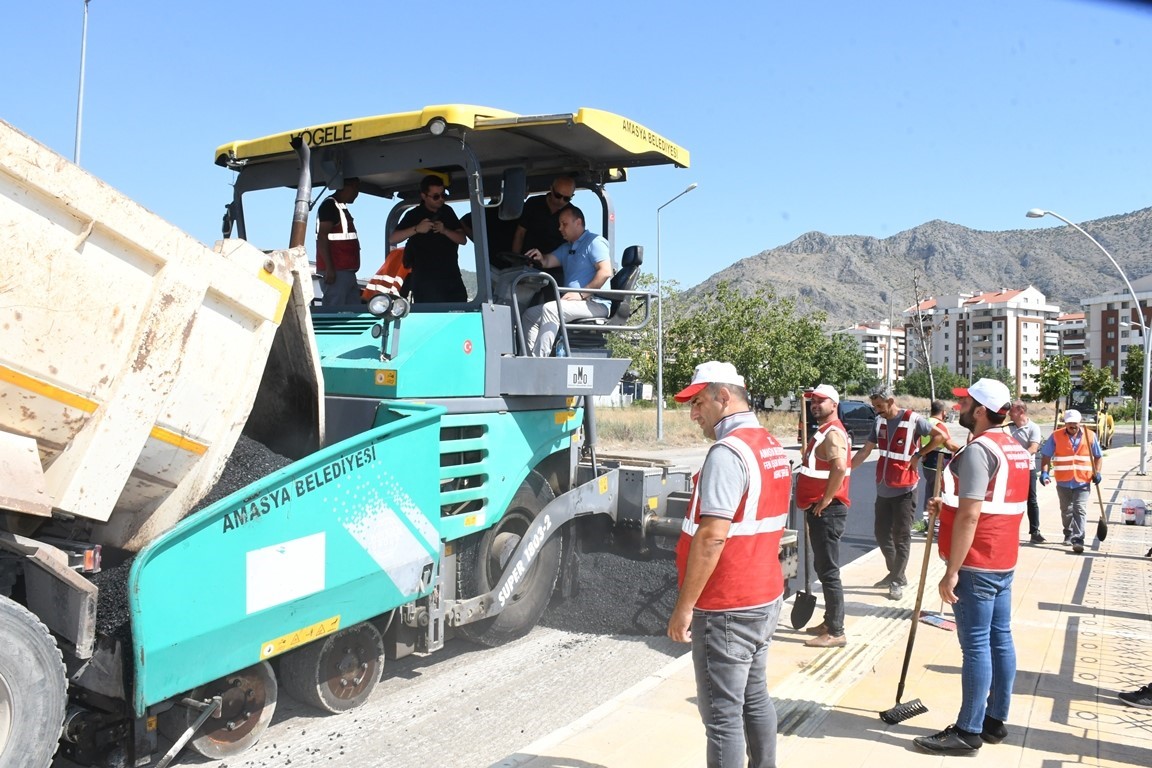 Başkan Sevindi: “Asfaltlamada ilk hedefimiz çukurlu yollar”
