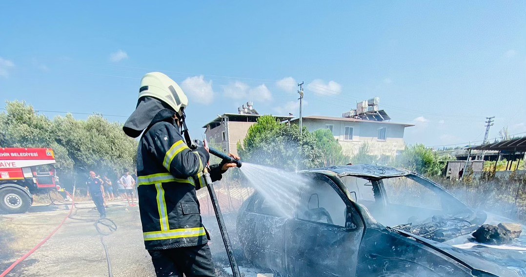 Yanan araç kullanılmaz hale geldi
