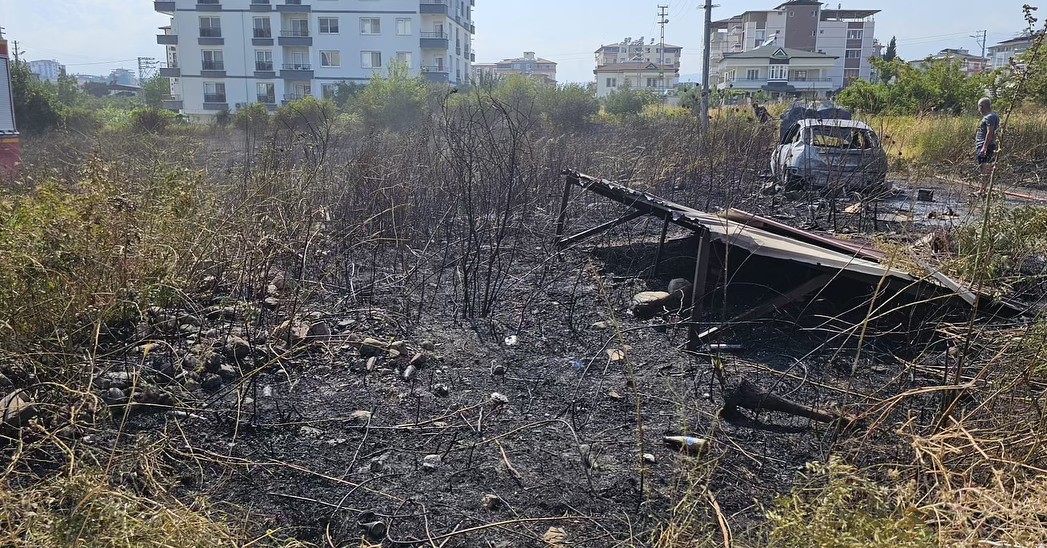 Yanan araç kullanılmaz hale geldi
