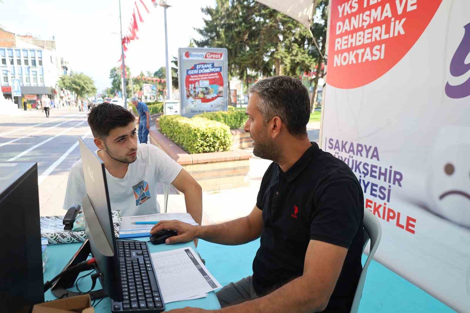 Büyükşehir, üniversite adaylarının yanında
