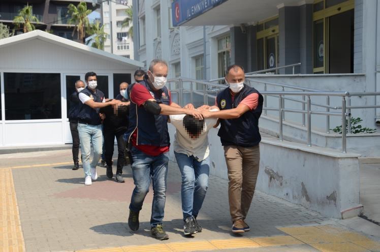 Sahilde terör halayı çeken 10 şüpheli tutuklandı
