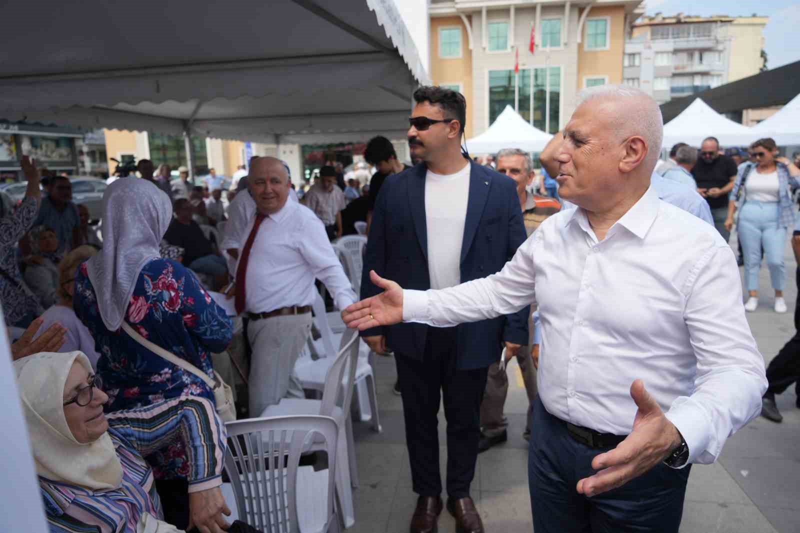 Bozbey makamını Mustafakemalpaşa’ya taşıdı
