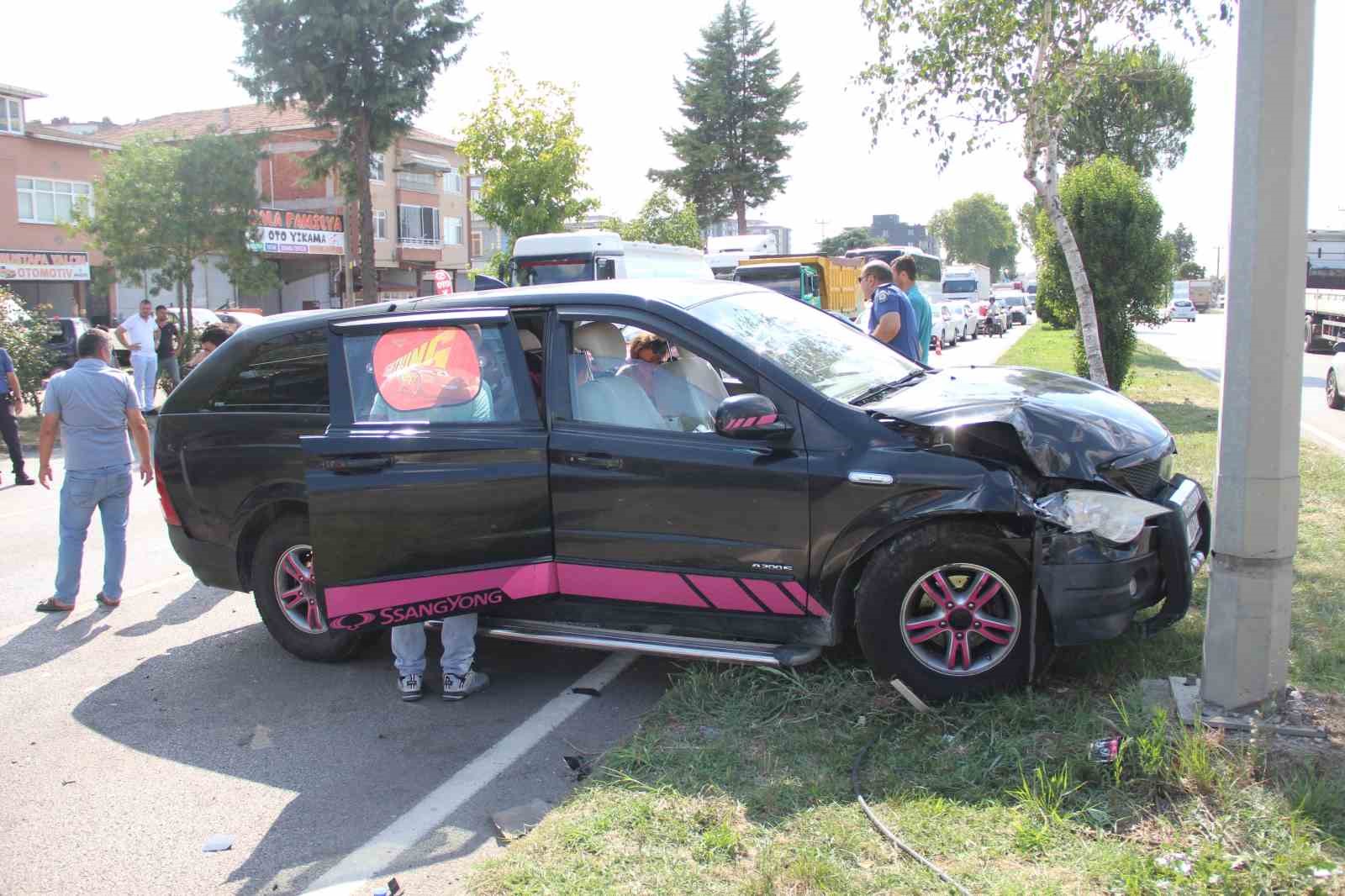 Samsun-Ordu kara yolunda 5 araç birbirine girdi
