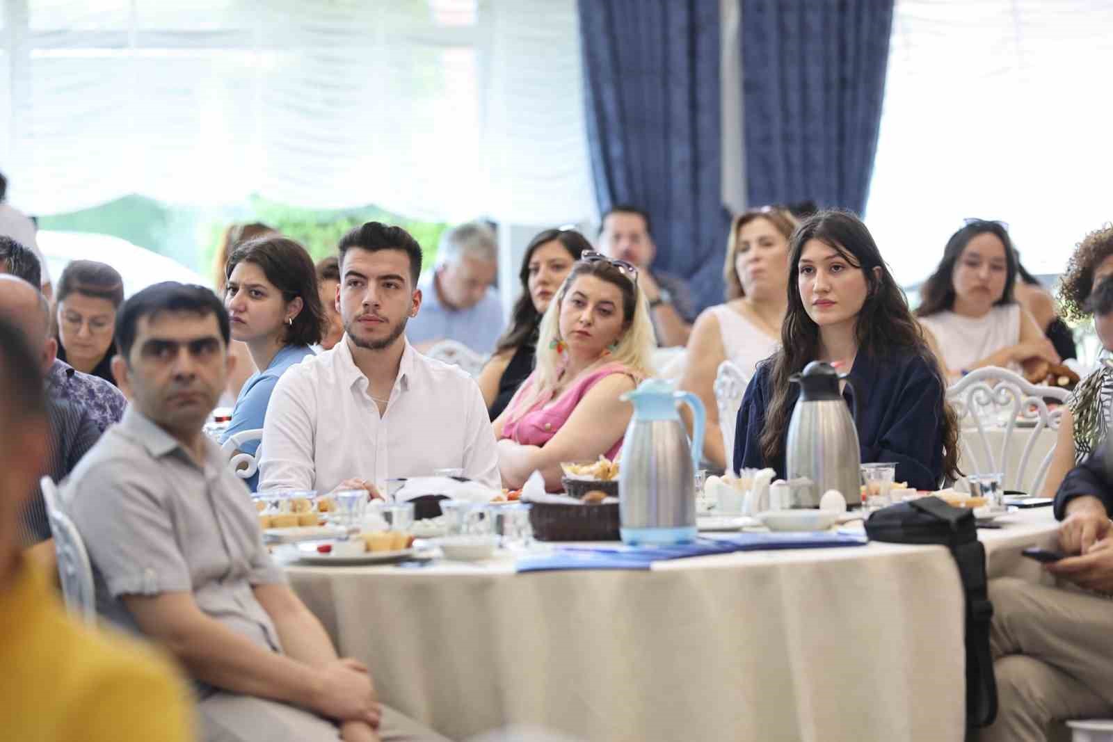 Başkan Doğan, Merkezefendi’ye kariyer ve istihdam ofisi kazandırılıyor
