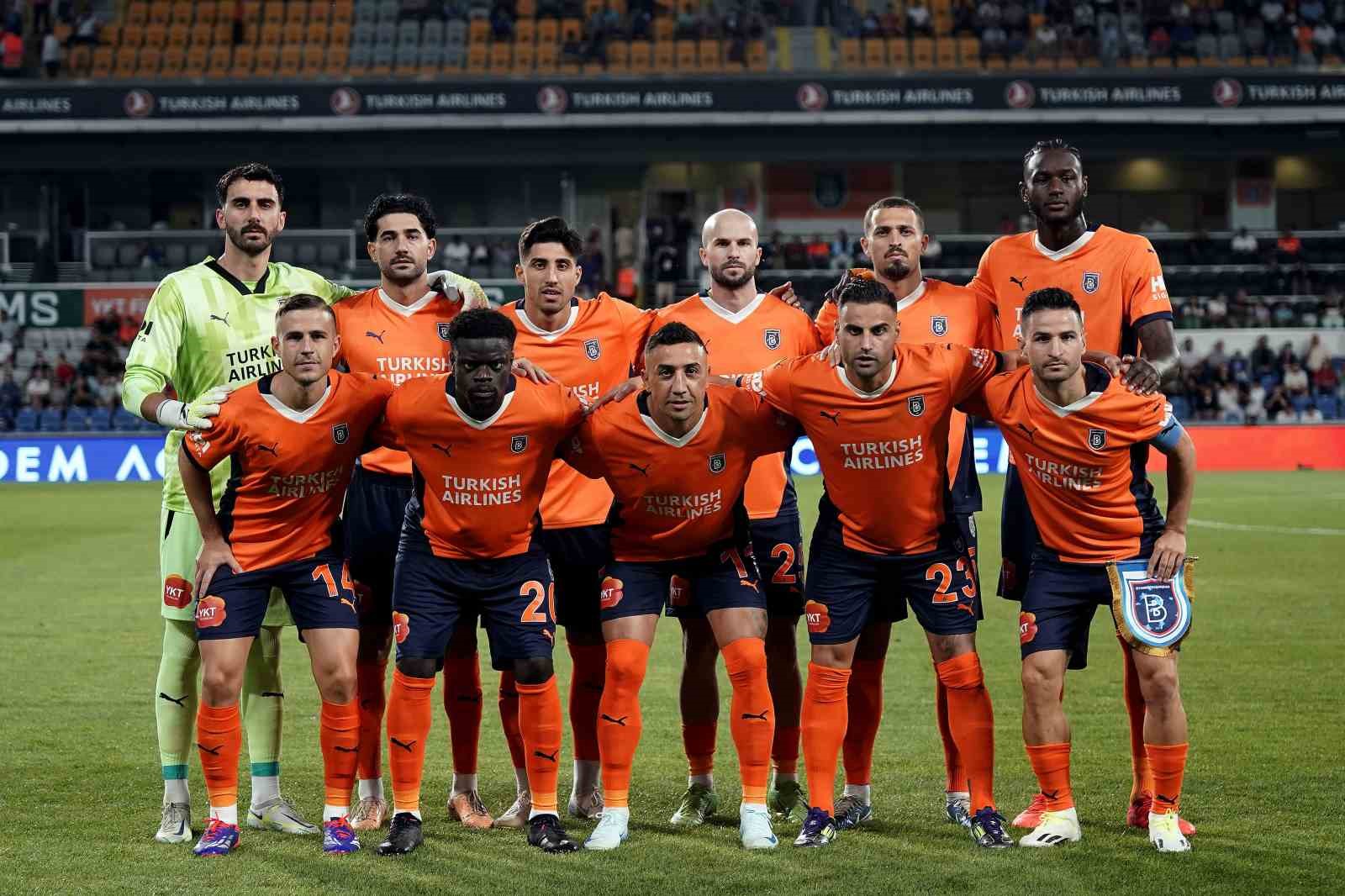 UEFA Avrupa Konferans Ligi: RAMS Başakşehir: 3 - La Fiorita: 0 (Maç devam ediyor)
