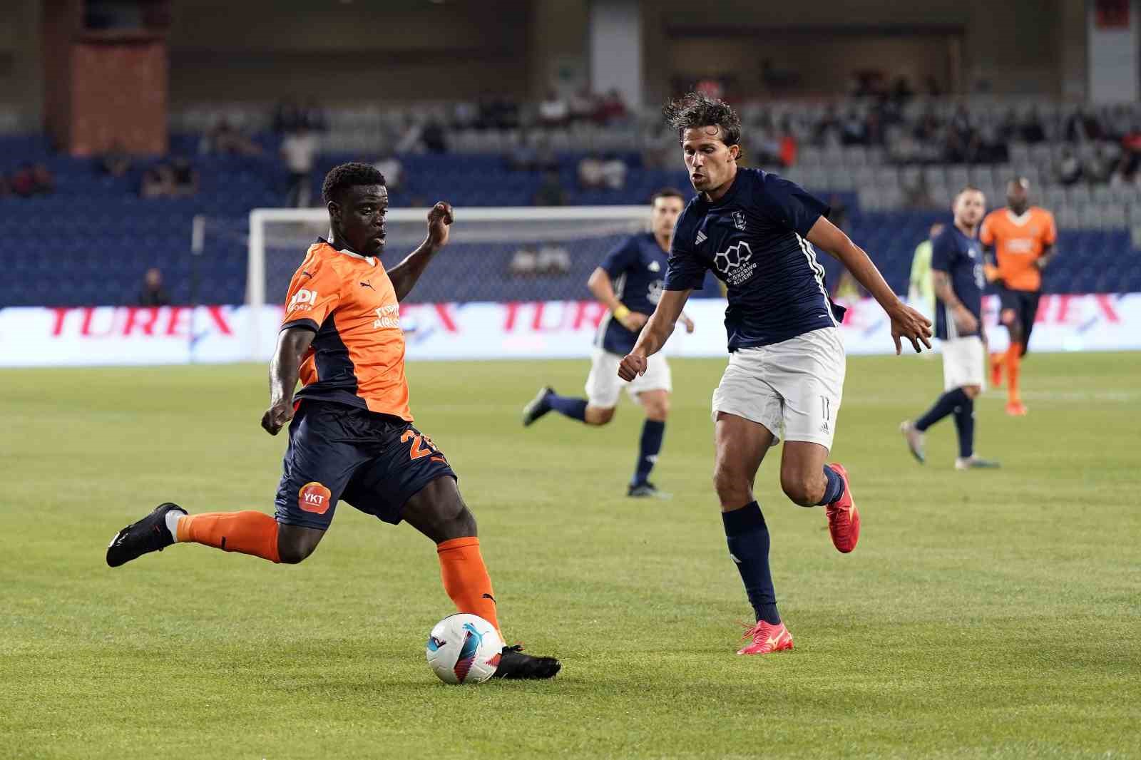 UEFA Avrupa Konferans Ligi: RAMS Başakşehir: 3 - La Fiorita: 0 (Maç devam ediyor)
