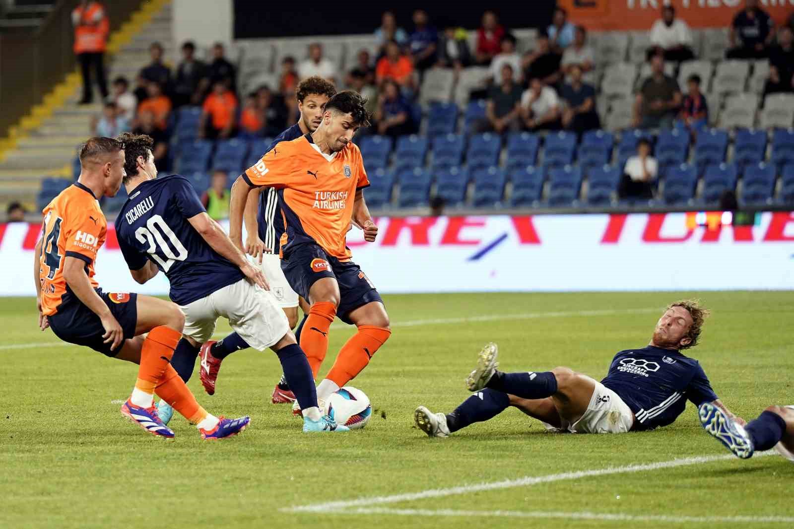 UEFA Avrupa Konferans Ligi: RAMS Başakşehir: 3 - La Fiorita: 0 (Maç devam ediyor)
