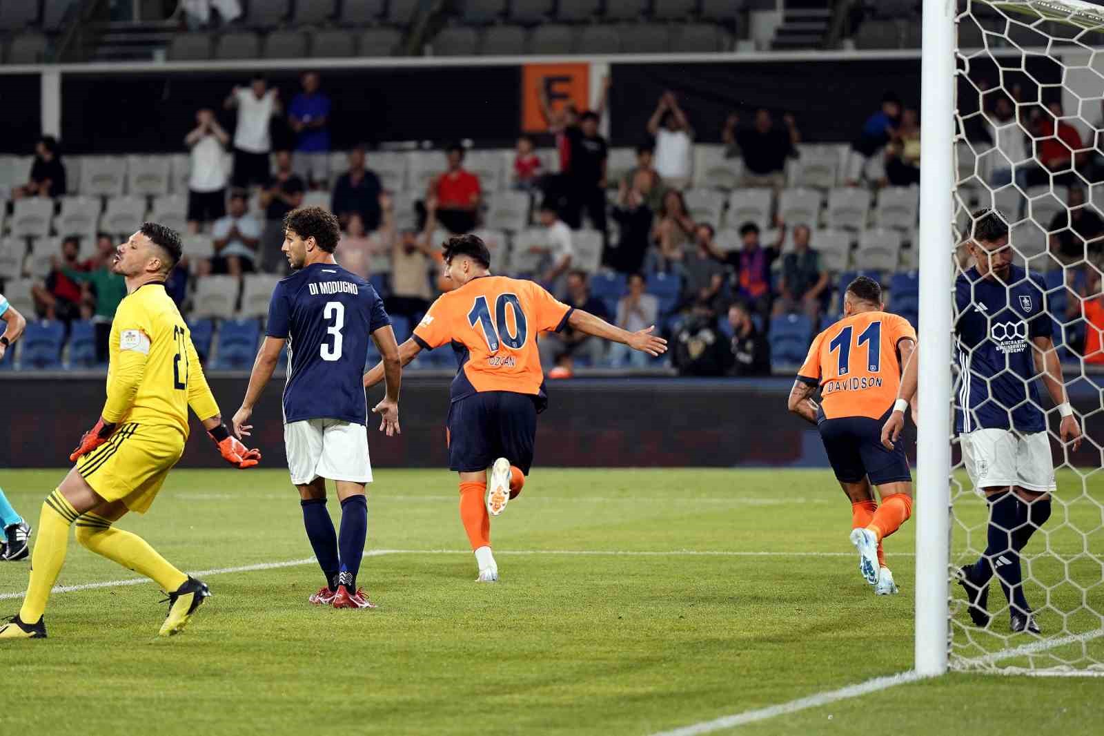 UEFA Avrupa Konferans Ligi: RAMS Başakşehir: 3 - La Fiorita: 0 (Maç devam ediyor)
