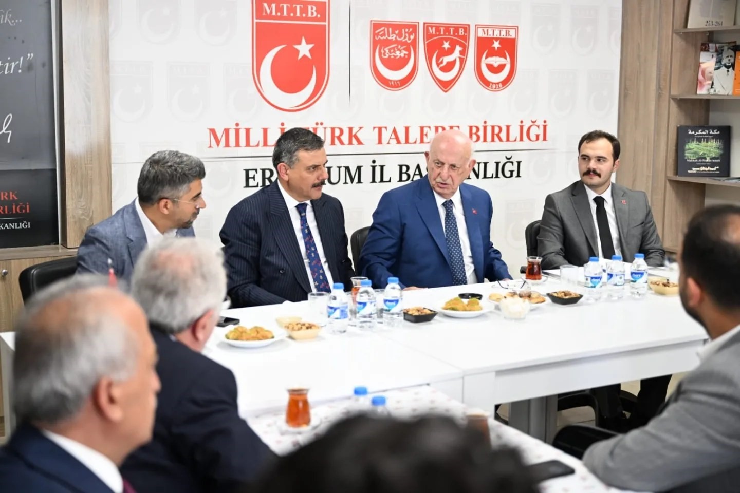 İsmail Kahraman Erzurum’da
