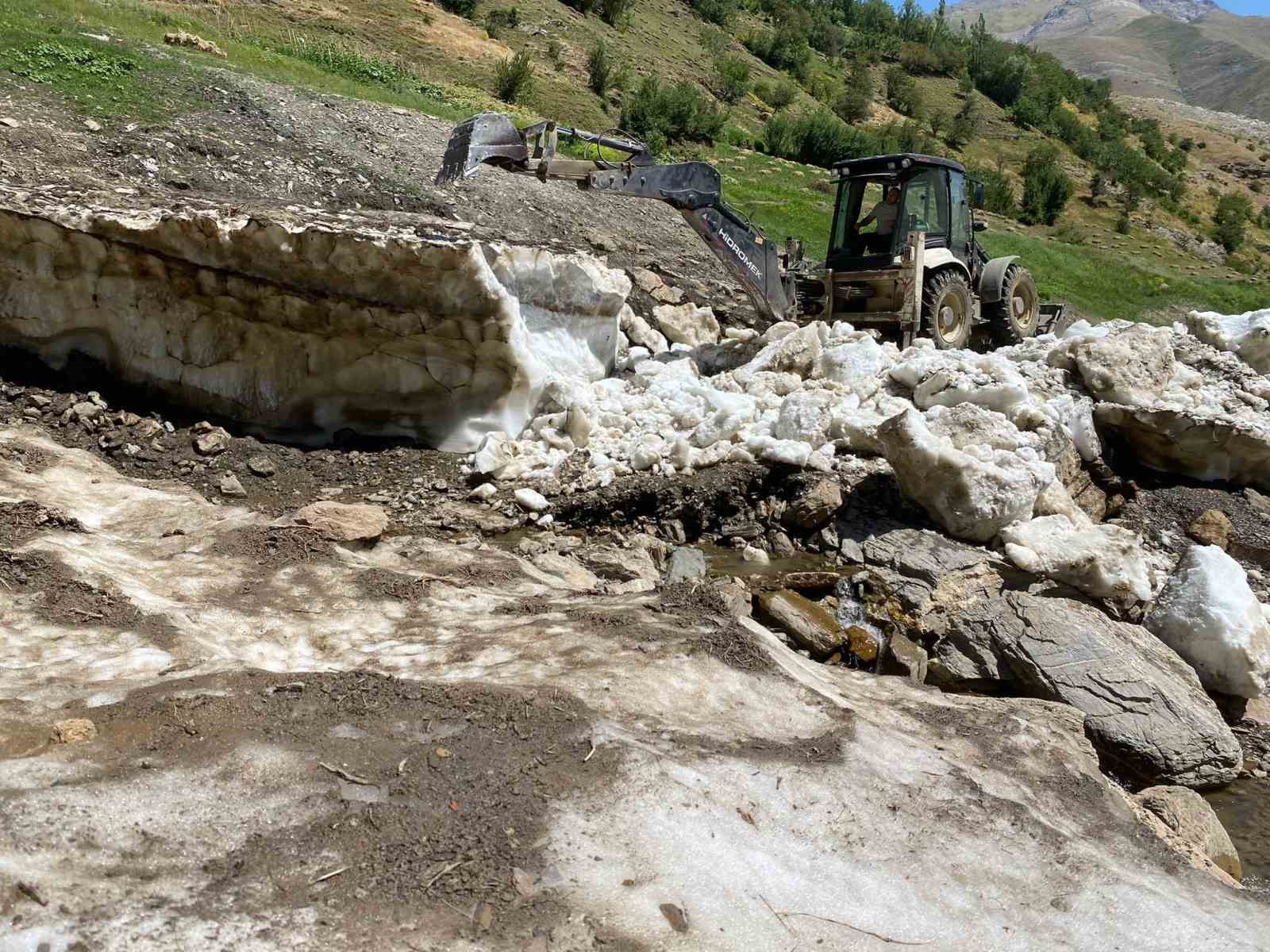 Van’da Temmuz sonunda karla mücadele
