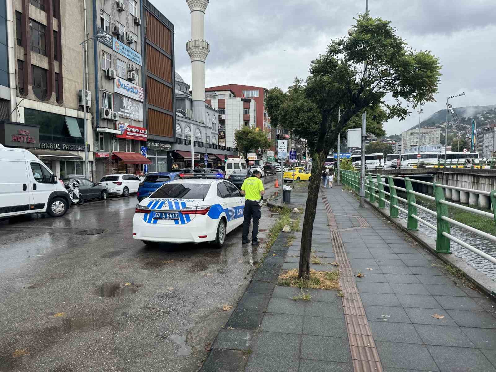 Ekipler dere kenarında nöbetini sürdürüyor
