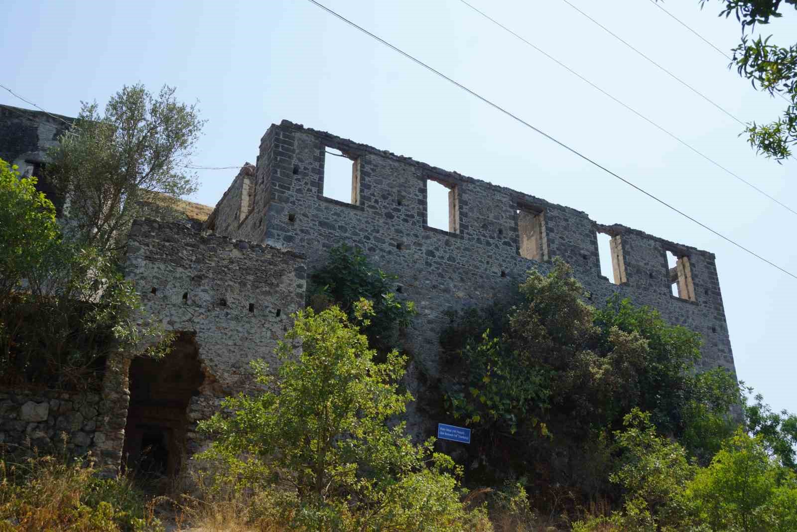 Hayalet Köy, tarihin kalbinde atmaya devam ediyor
