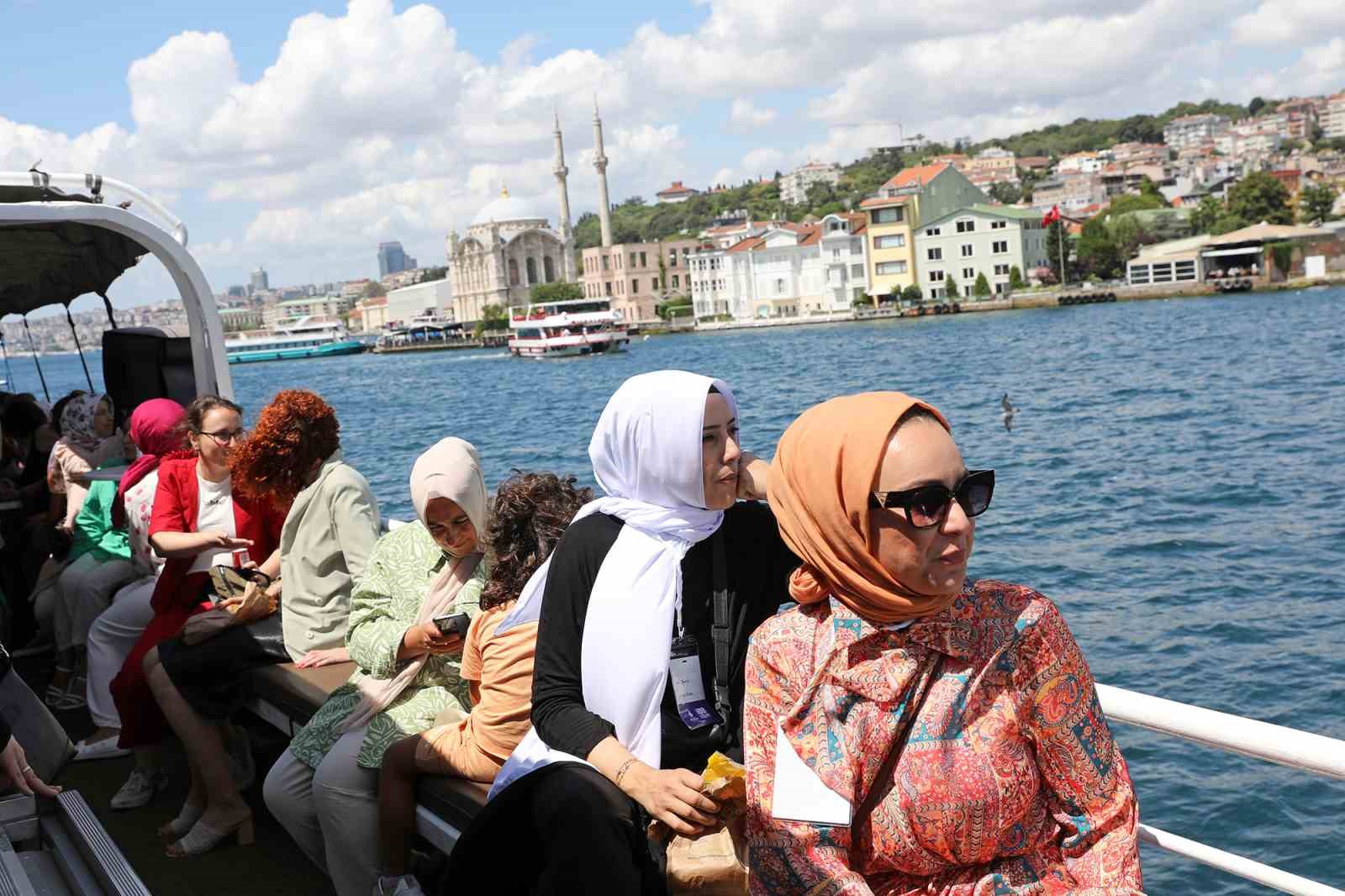 Ataşehirli kadınlar Boğaz’da unutulmaz bir gün geçirdi
