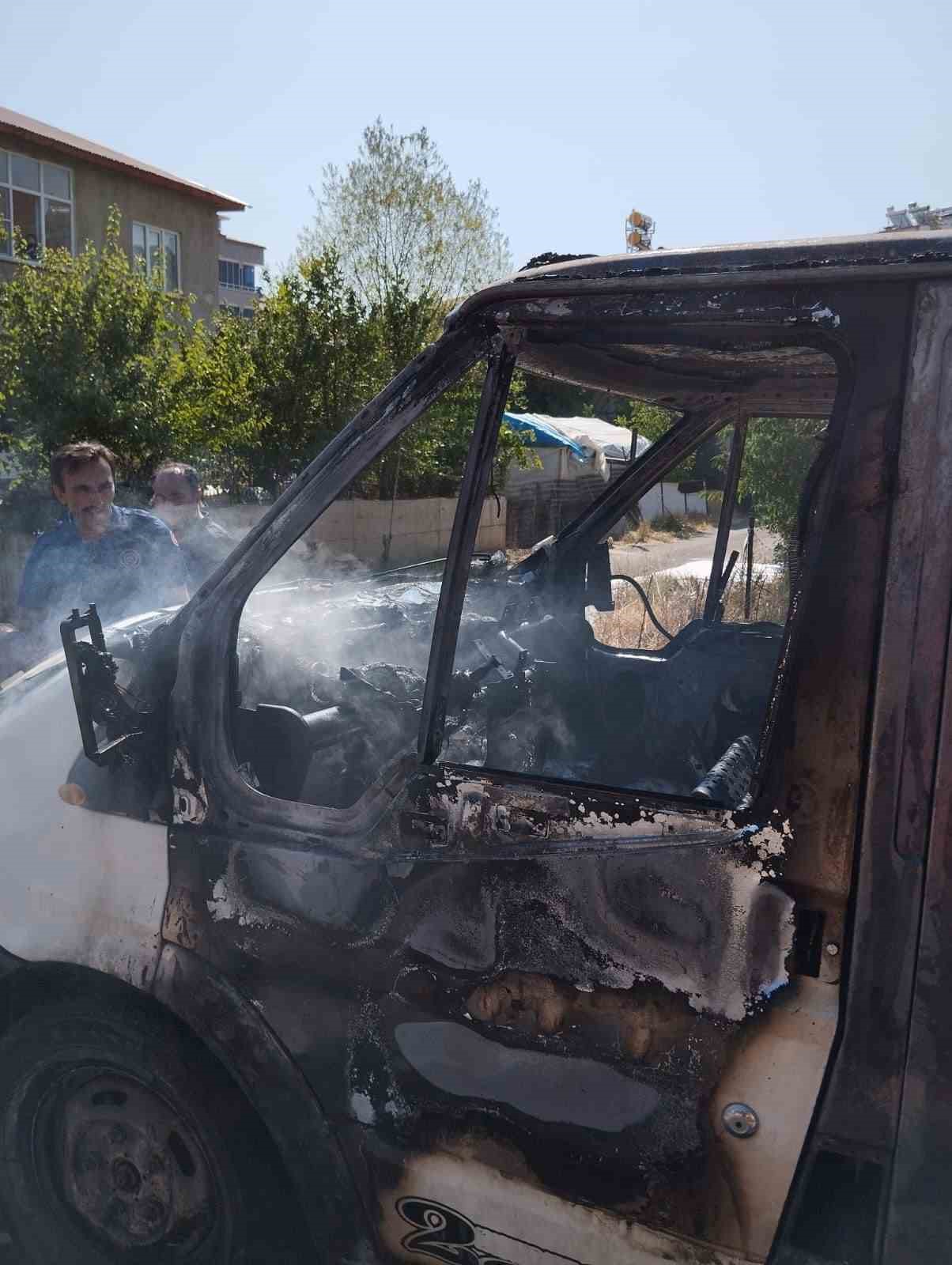 Kahramanmaraş’ta araç yangını
