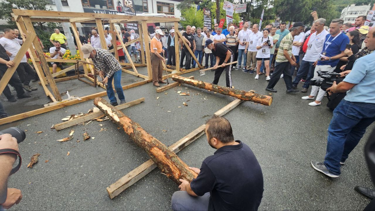 Arhavi’de geleneksel yarışmalar renkli görüntülere sahne oldu
