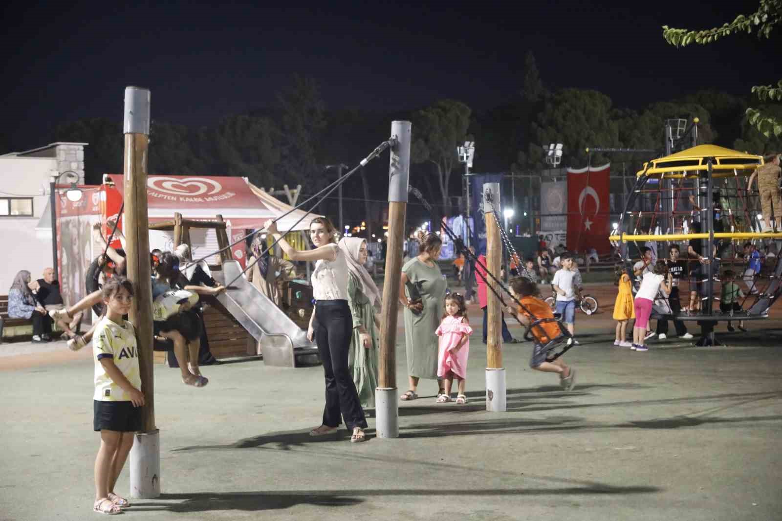 Yazın keyfi Aydın Büyükşehir Belediyesi Tekstil Park’ta yaşanıyor
