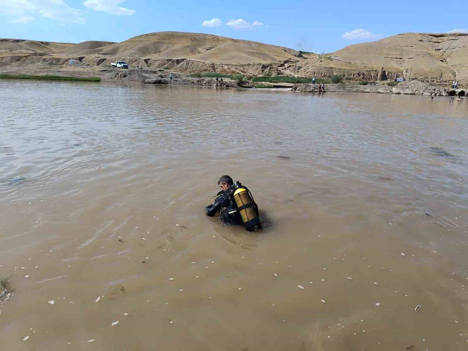 Serinlemek için Dicle Nehri’ne giren çocuk, boğularak hayatını kaybetti
