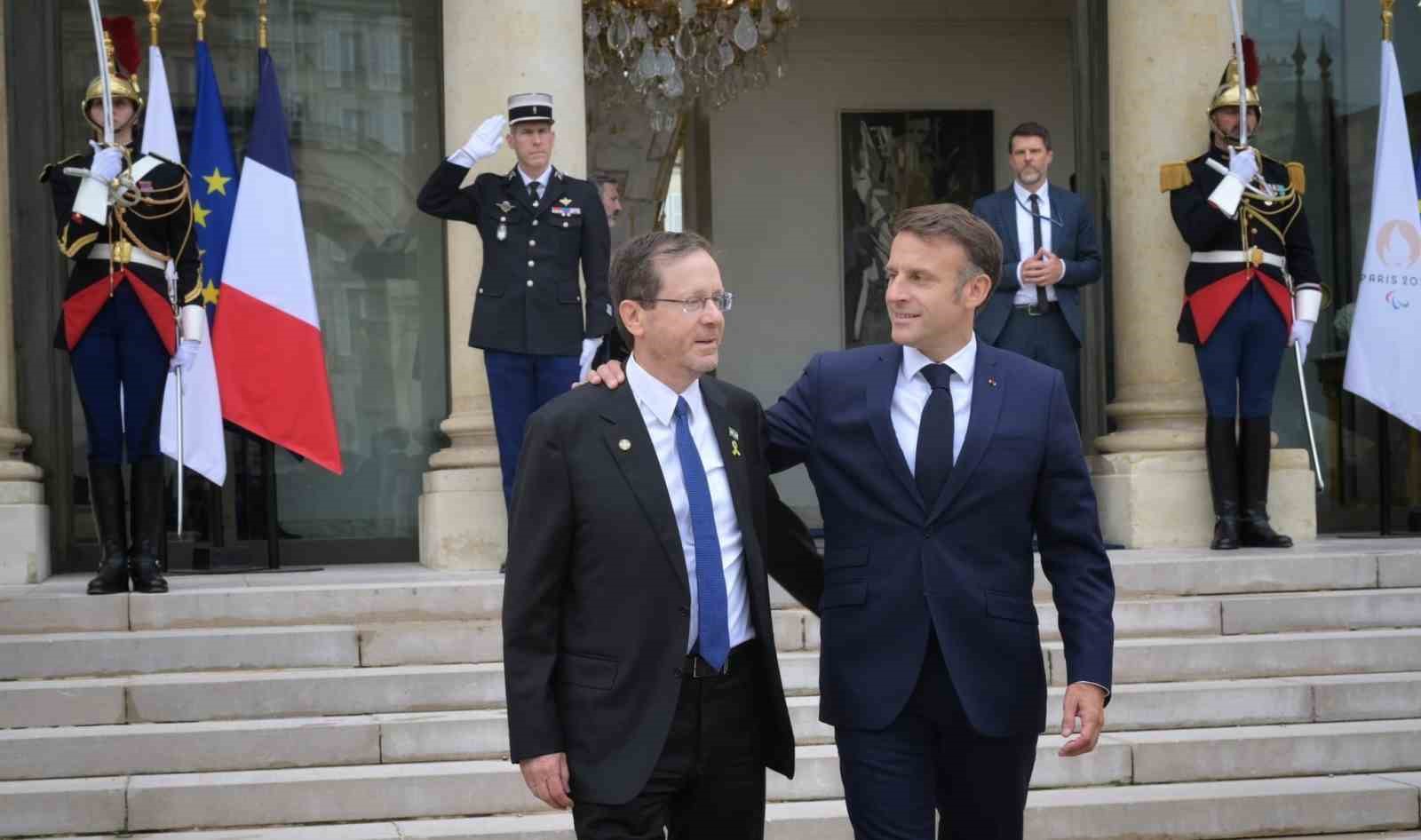 Macron ve Herzog, Elysee Sarayı’nda bir araya geldi
