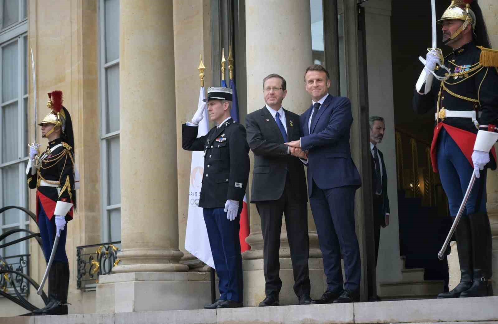 Macron ve Herzog, Elysee Sarayı’nda bir araya geldi
