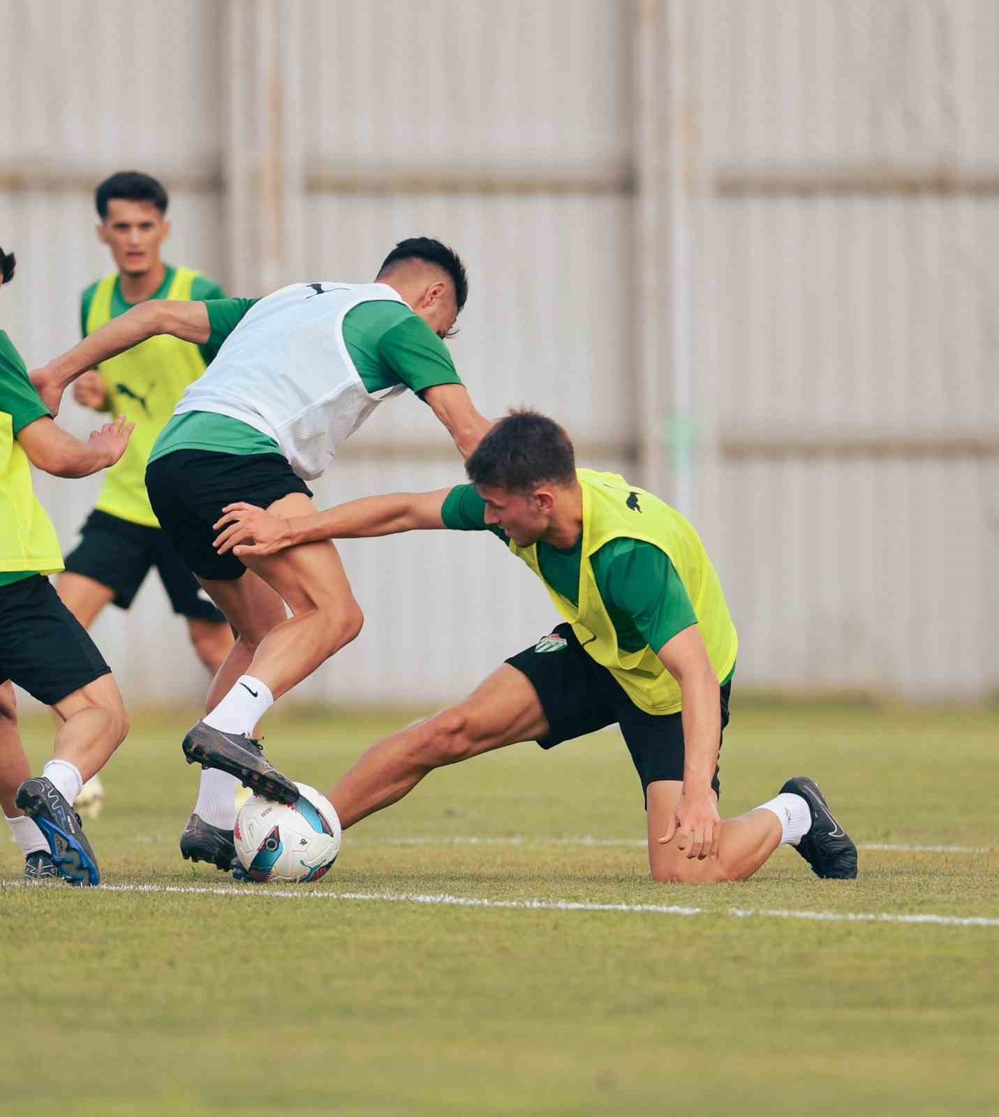 Bursaspor’da dar alan çalışması yapıldı
