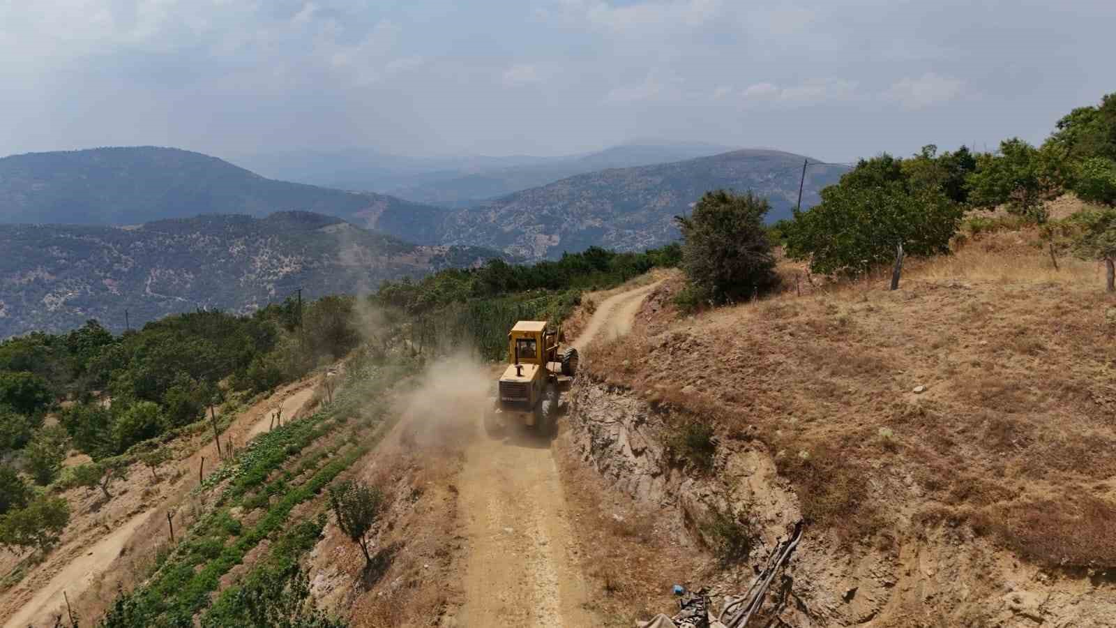 Aydın Büyükşehir Belediyesi kırsal mahallelerde çalışmalarını sürdürüyor
