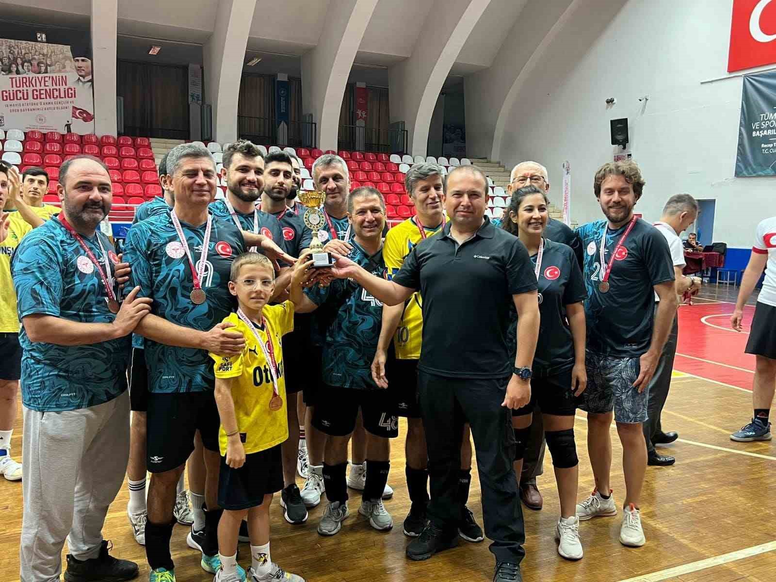 Aydın İl Sağlık Müdürlüğü voleybol turnuvasında 3’üncü oldu
