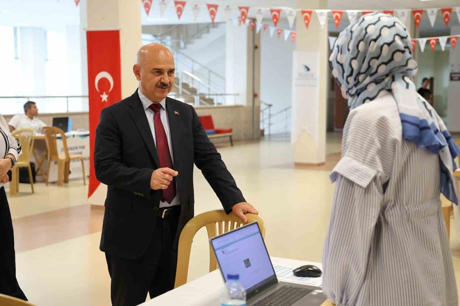 Tanıtım günleriyle aday öğrencilere tam destek
