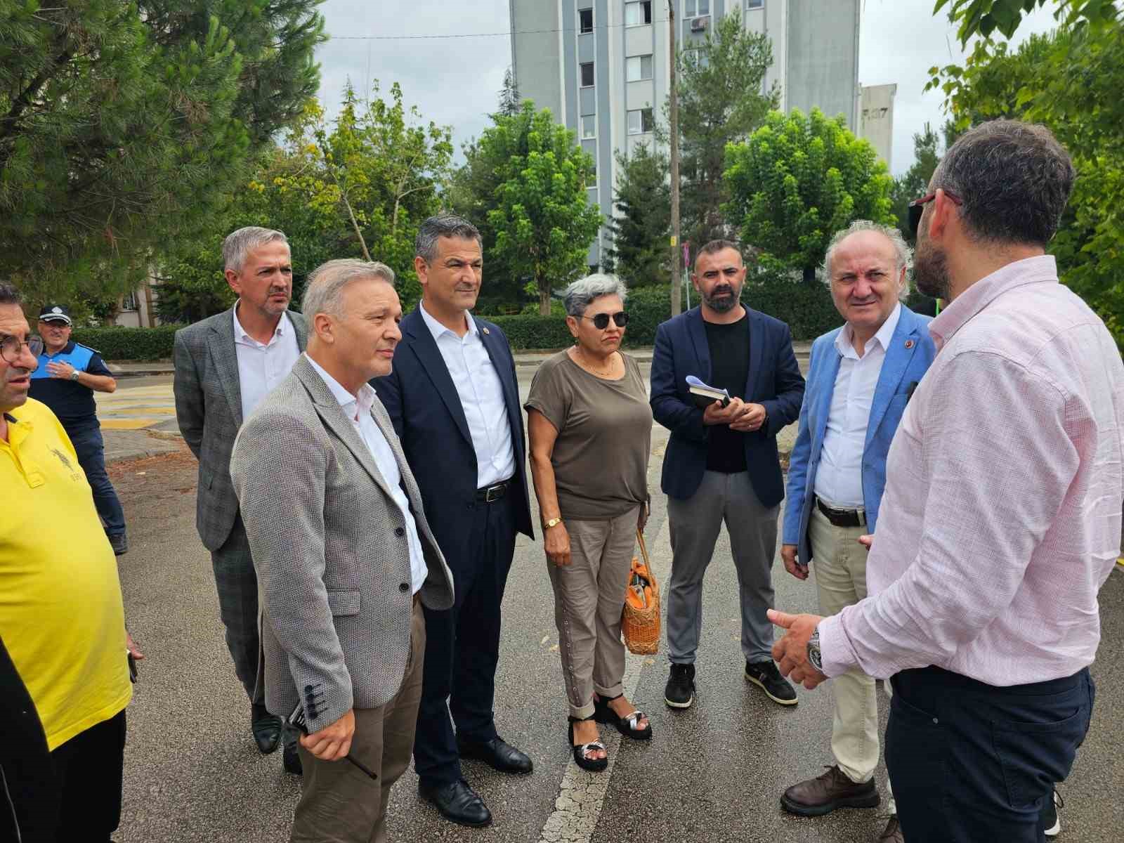 İzmit Belediyesi yöneticileri vatandaşların ihtiyaçlarını dinledi
