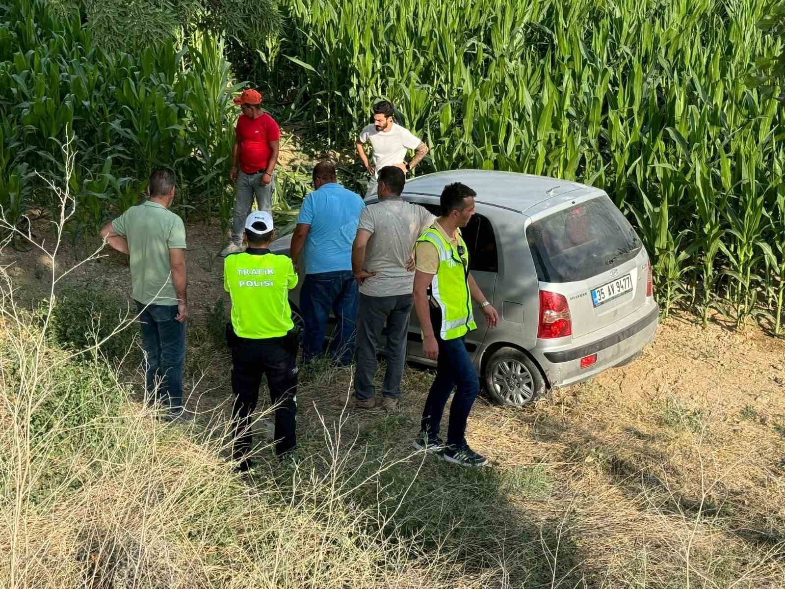 Konya’da otomobil şarampole uçtu: 2 yaralı
