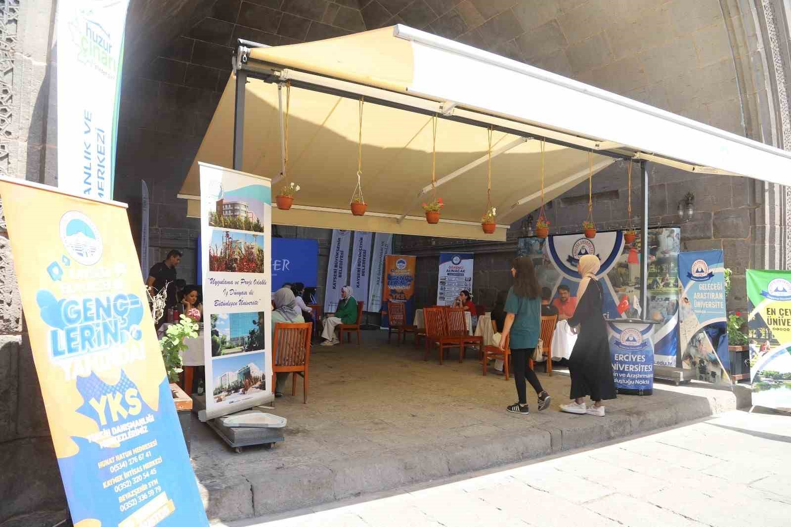 KAYMEK’in Tercih Danışmanlığı Merkezi’ne yoğun ilgi
