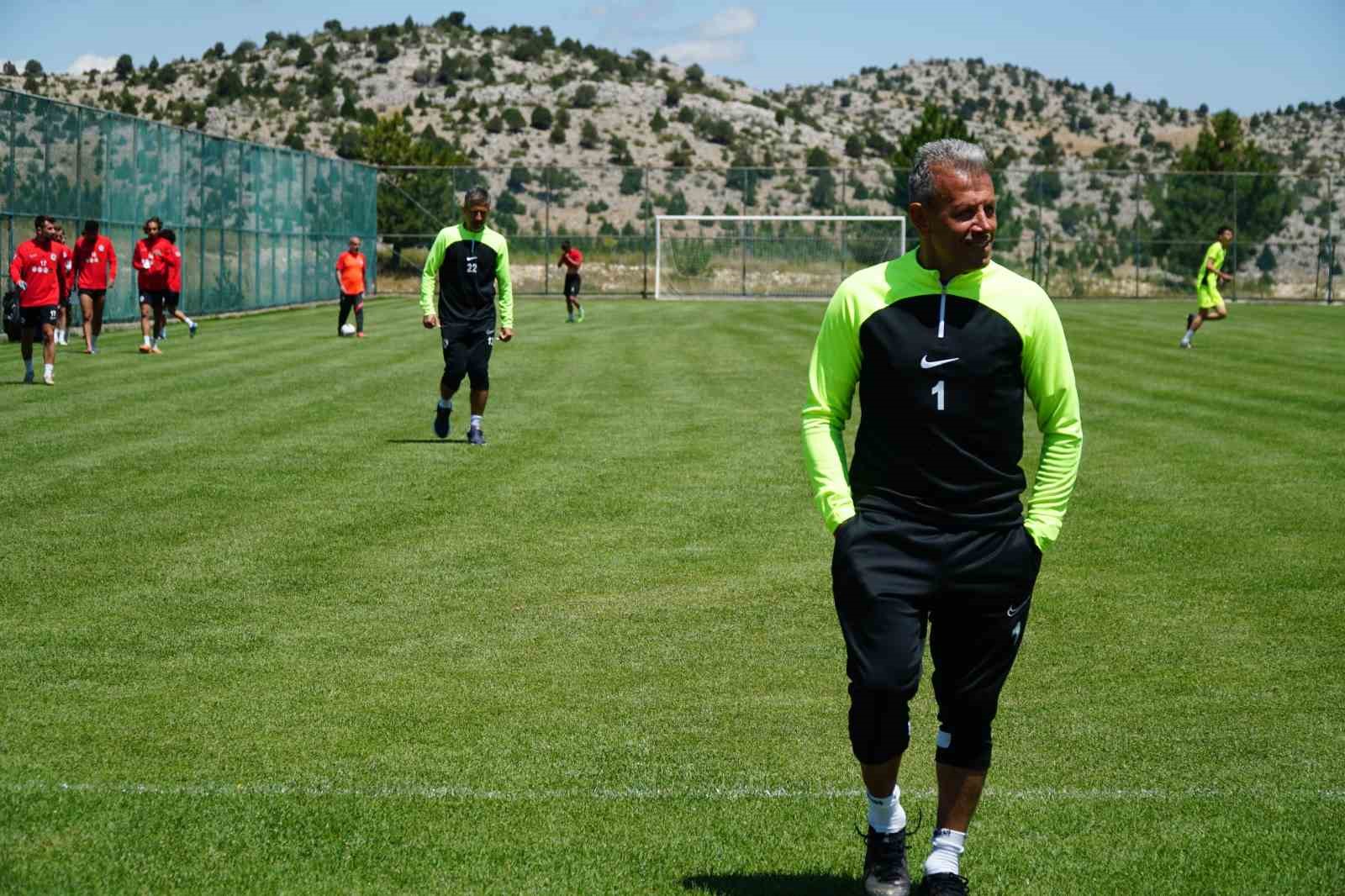 Isparta 32 Spor, yeni sezon hazırlıklarını sürdürüyor
