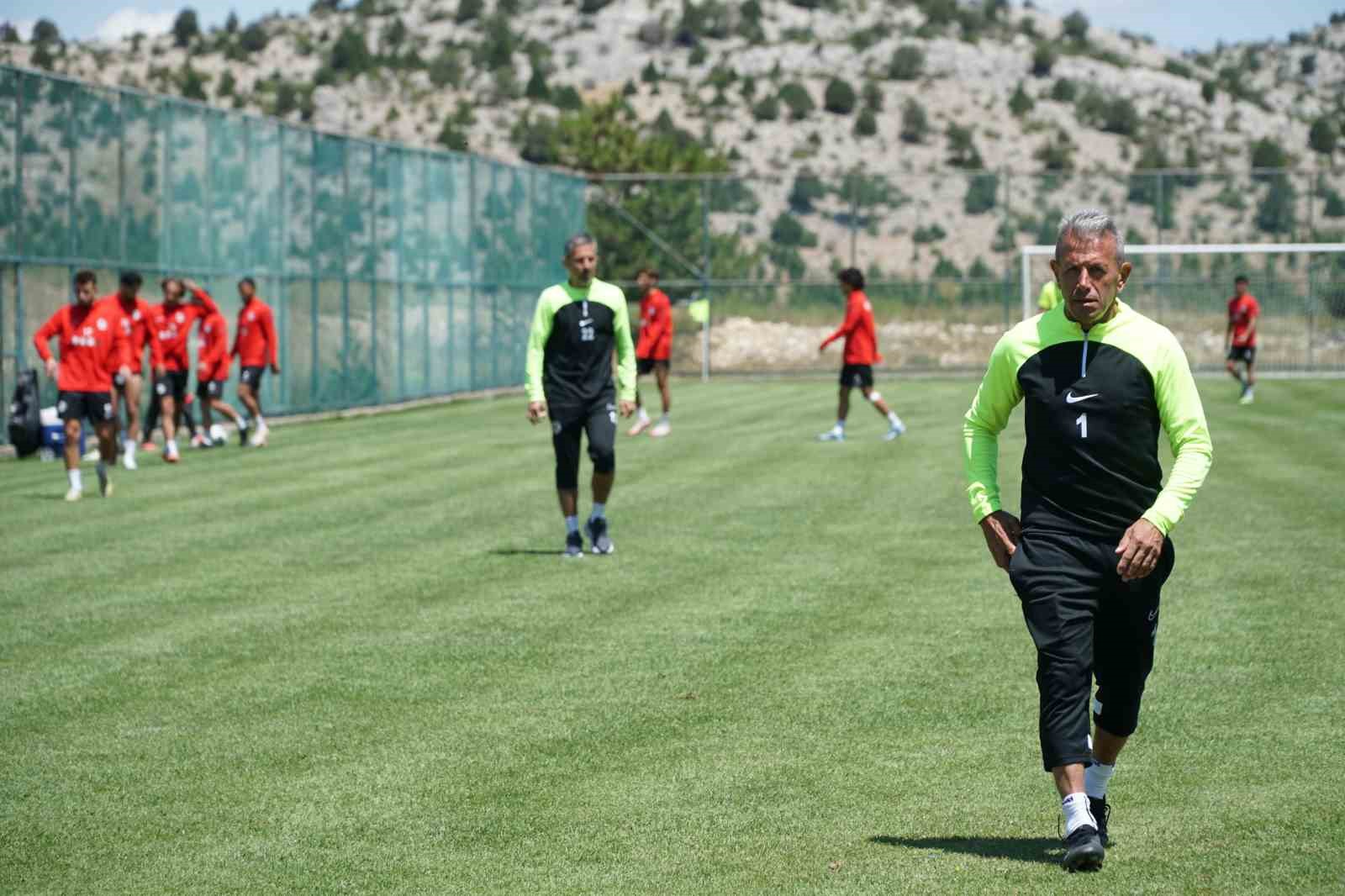 Isparta 32 Spor, yeni sezon hazırlıklarını sürdürüyor
