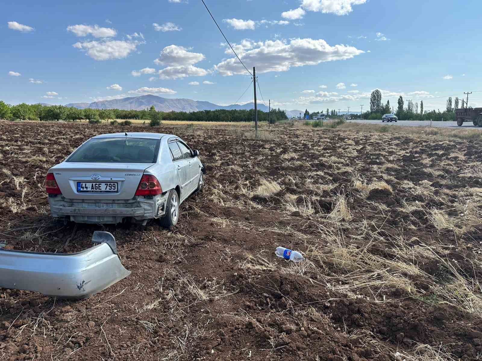 Malatya’da otomobil şarampole düştü: 3 yaralı
