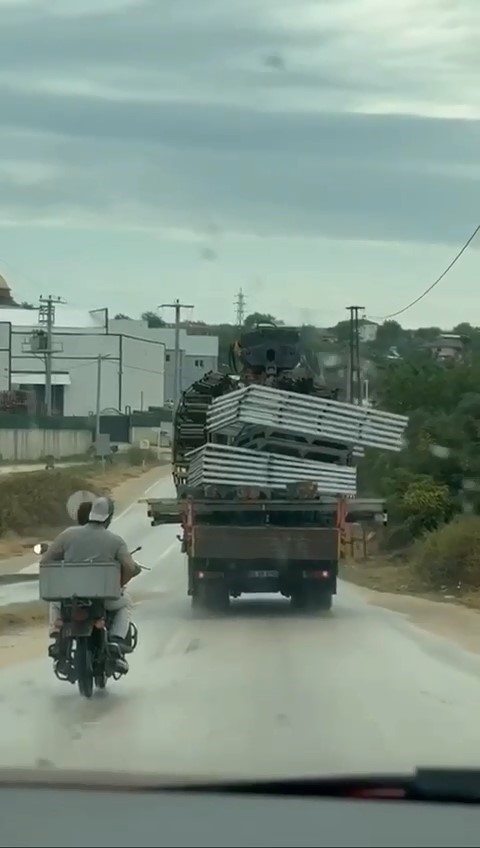 Tehlikeli taşımacılık kamerada
