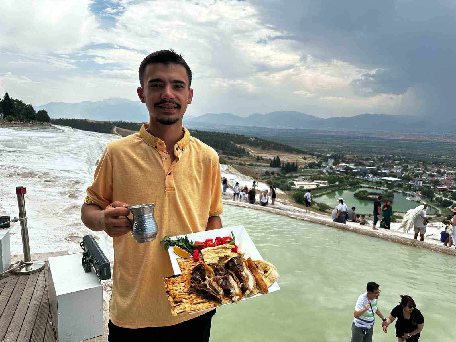 Pamukkale’nin eşsiz güzelliğinde ilk kez kebapla tanıştılar
