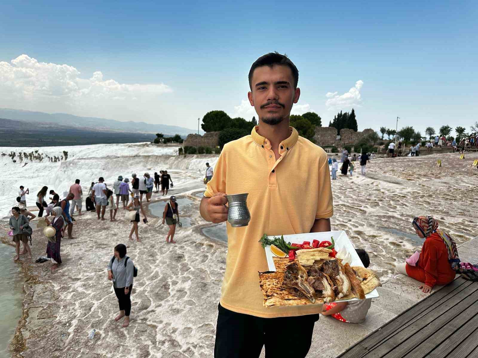 Pamukkale’nin eşsiz güzelliğinde ilk kez kebapla tanıştılar
