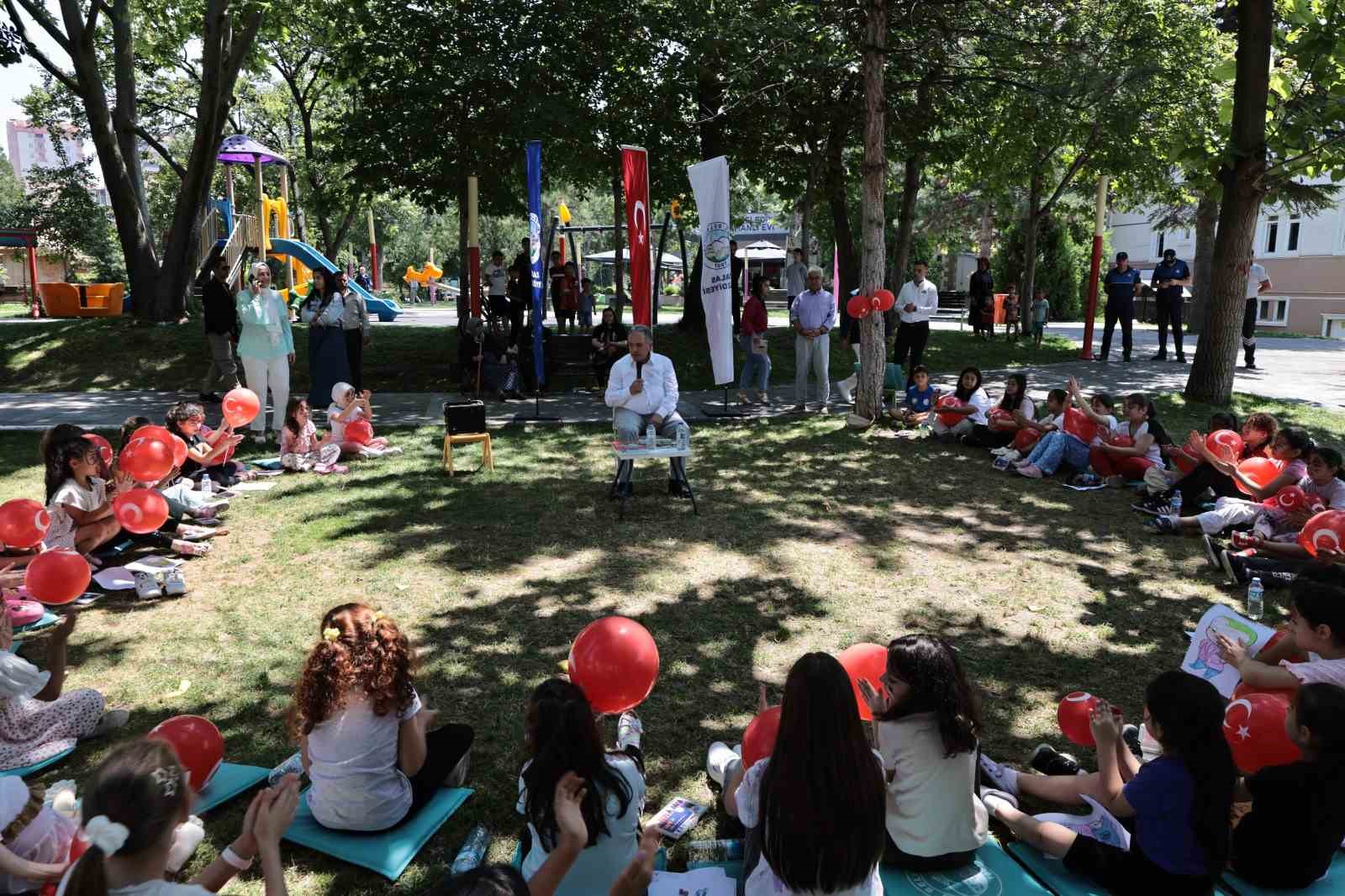 Talas’ın parkları, çocukların kitap okuma mekanları
