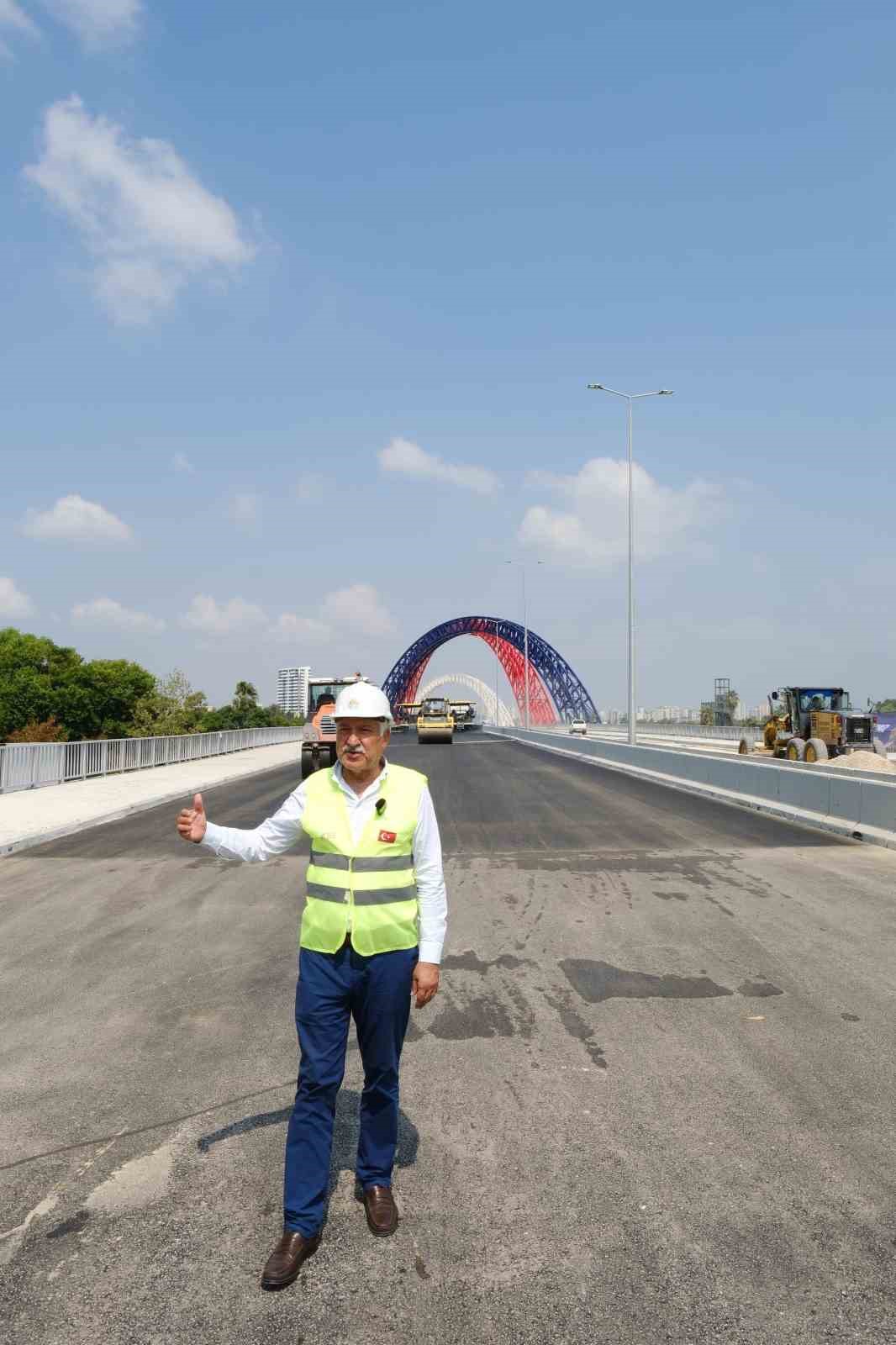 Adana’da 2 ilçe ve 4 mahalleyi birbirine bağlayacak köprü inşaatında sona gelindi
