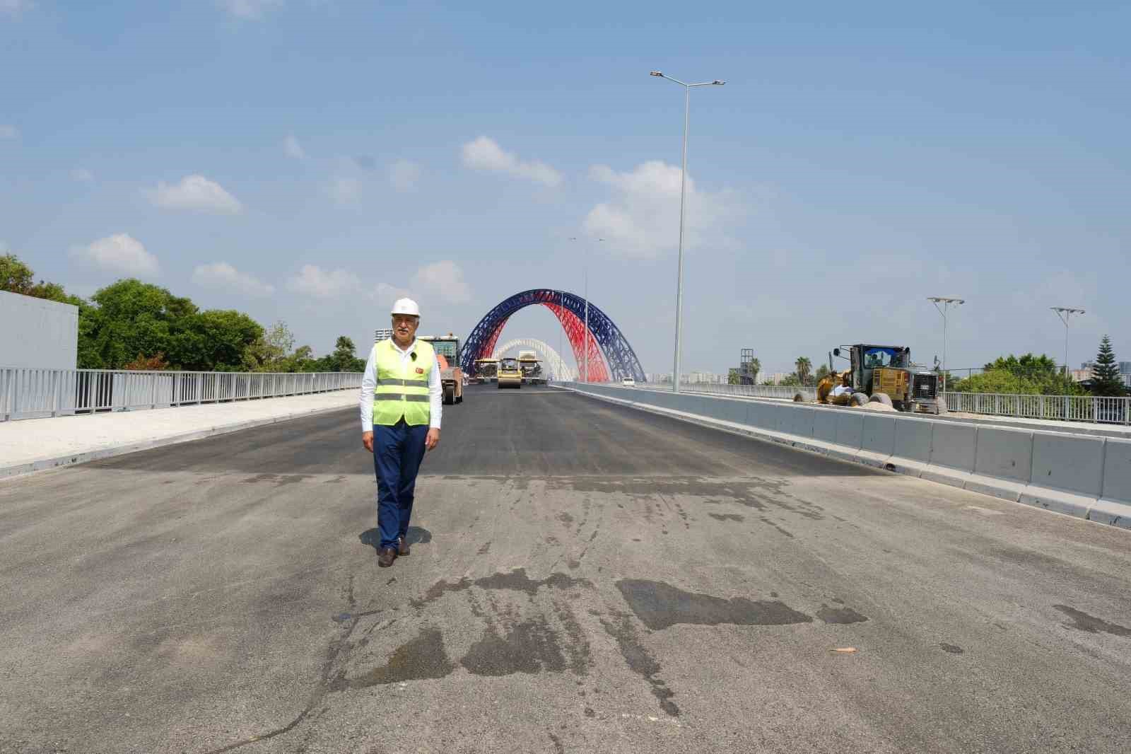 Adana’da 2 ilçe ve 4 mahalleyi birbirine bağlayacak köprü inşaatında sona gelindi
