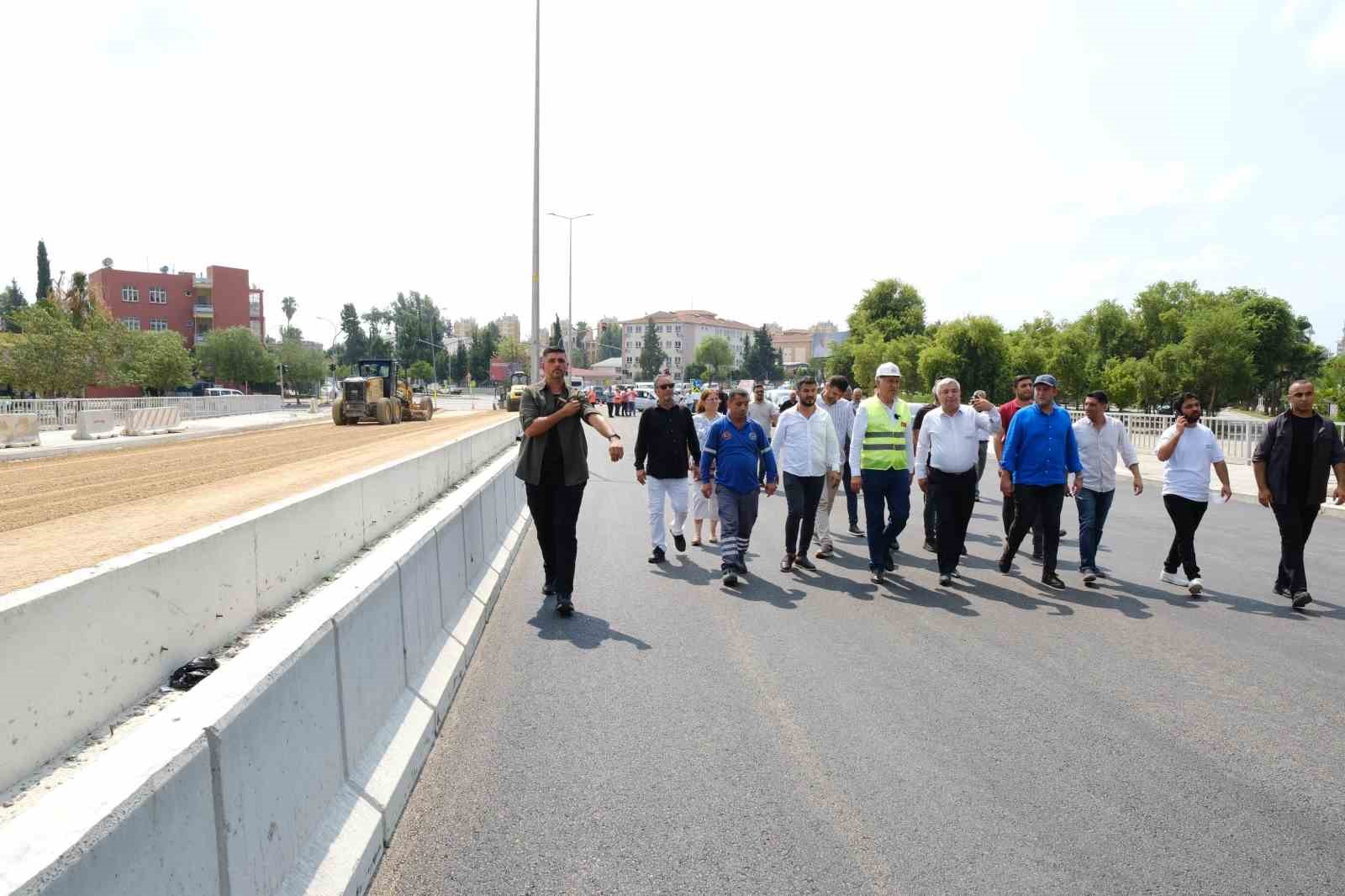 Adana’da 2 ilçe ve 4 mahalleyi birbirine bağlayacak köprü inşaatında sona gelindi
