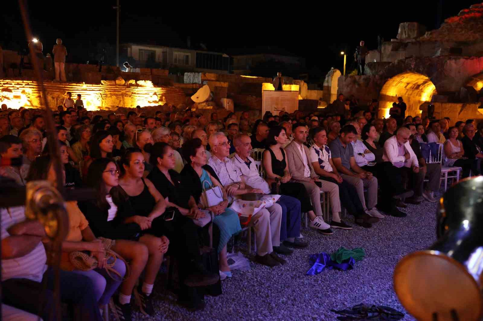 İznik Antik Tiyatrosu’nda Nazım Hikmet gecesi
