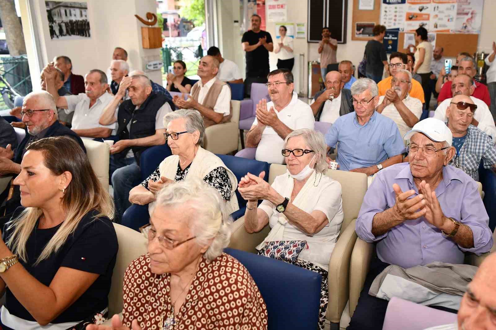 Gençlerle deneyimli vatandaşlar Gençlik Merkezi’nde buluştu
