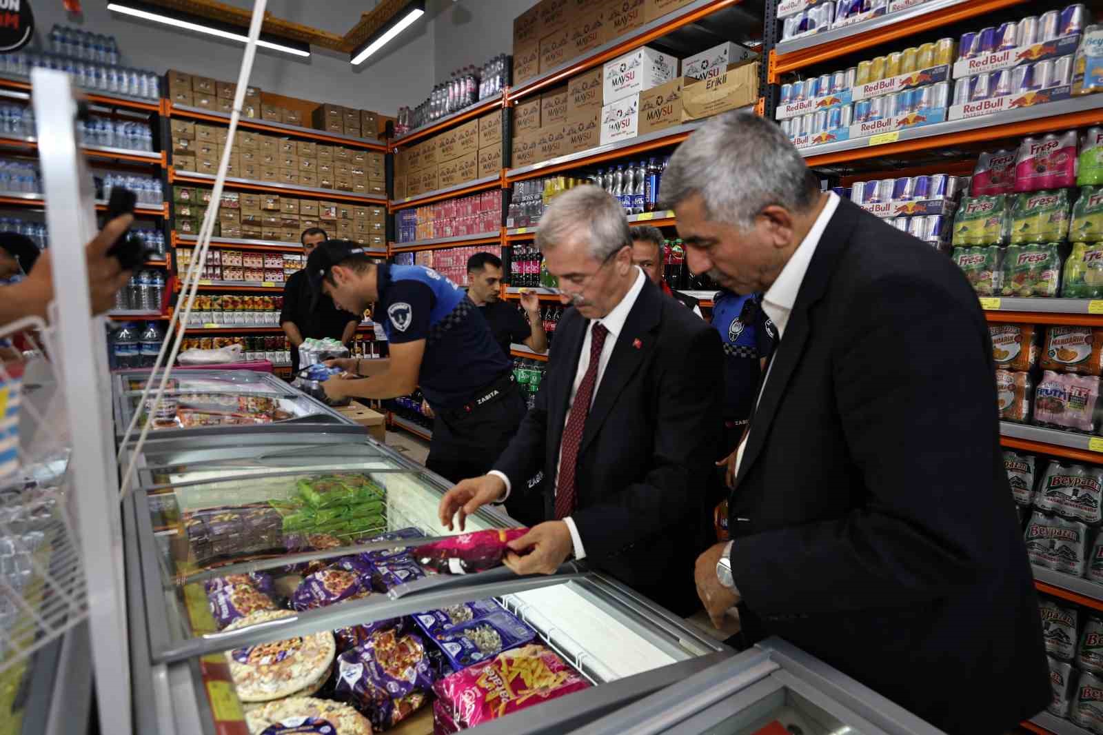 Tahmazoğlu: “Halkın sağlığı ile kimse oynayamaz”
