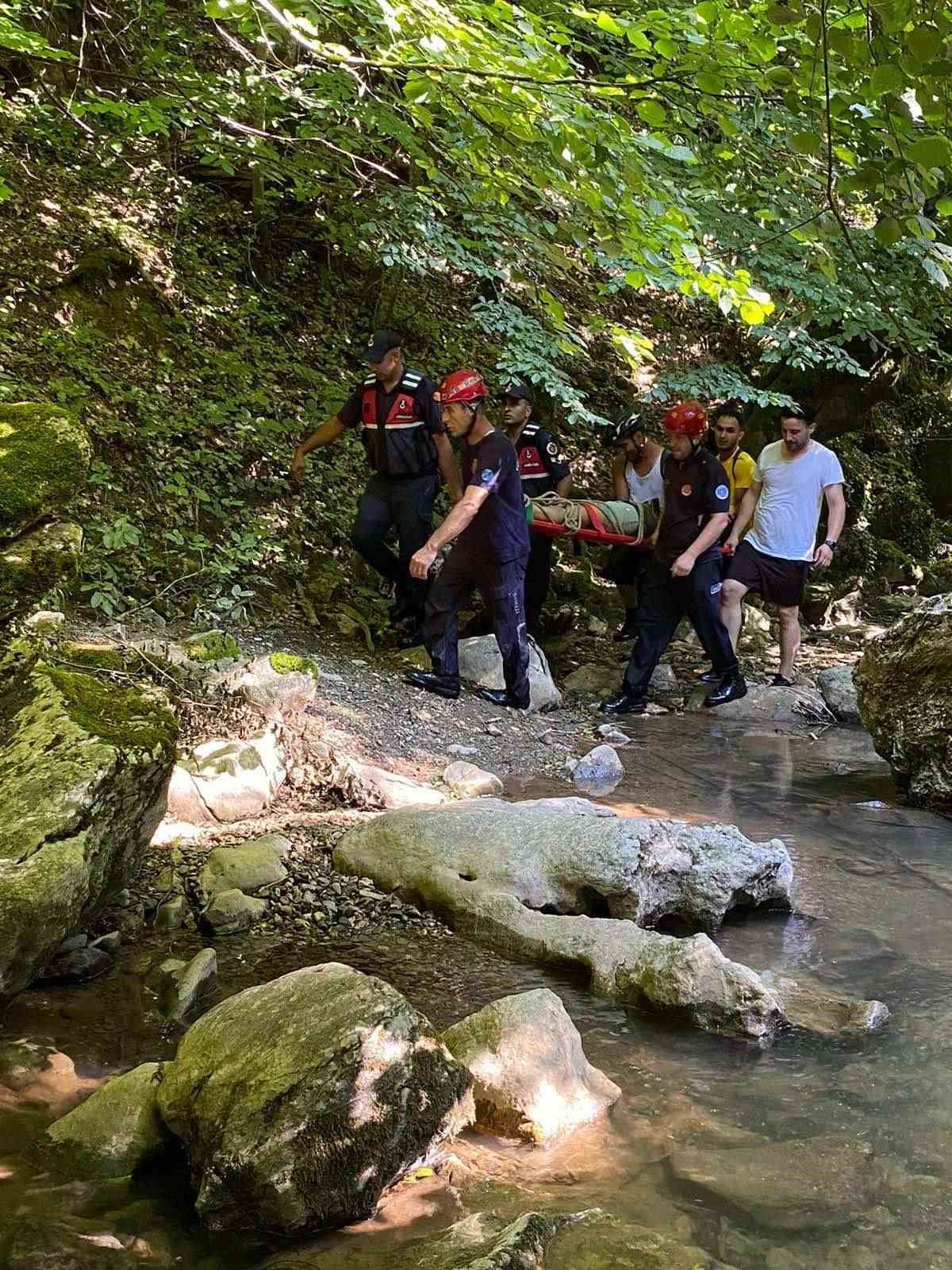 Fotoğraf çekilirken kanyondaki kayalıklardan düştü
