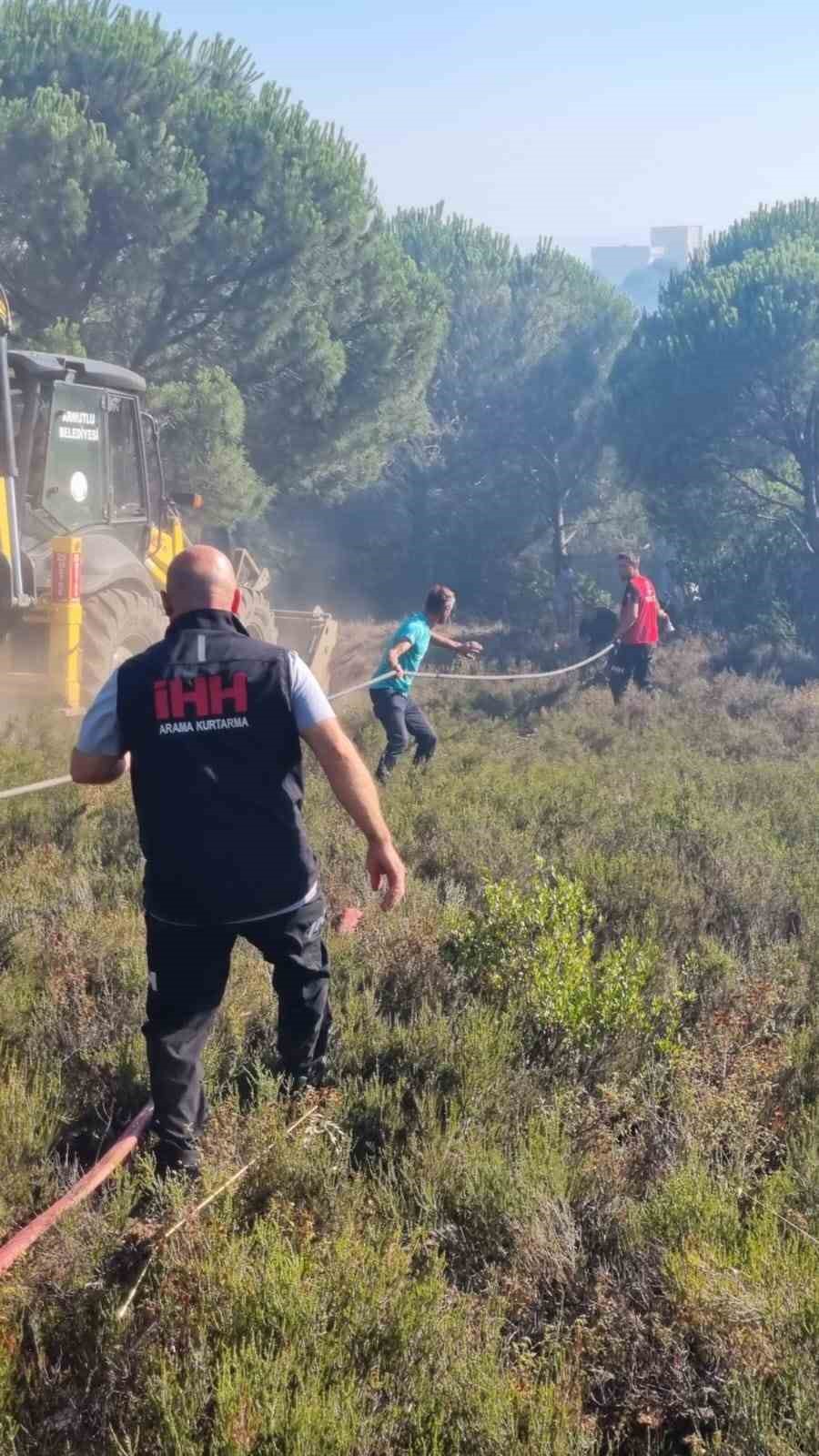 Yalova’da iki noktada çıkan yangınlar kontrol altına alındı
