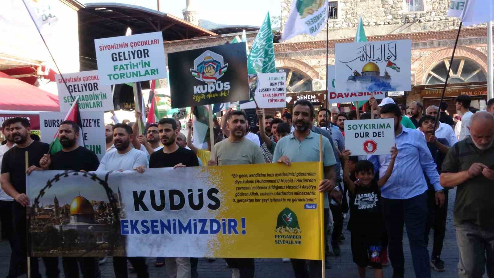 Bursa’da yüzlerce kişi Filistin için yürüdü
